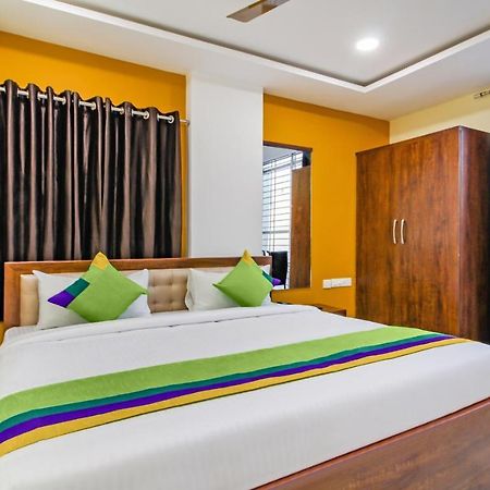 Itsy Hotels D'Comfort Inn Хидерабад Екстериор снимка